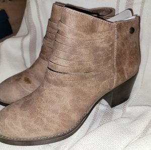Makalu Women Boots - Taupe 10 M NEW